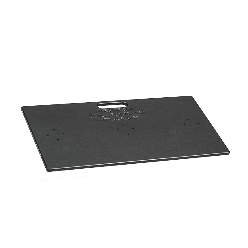 The G Tee 3 Classic base seen from a low angle on a black background.