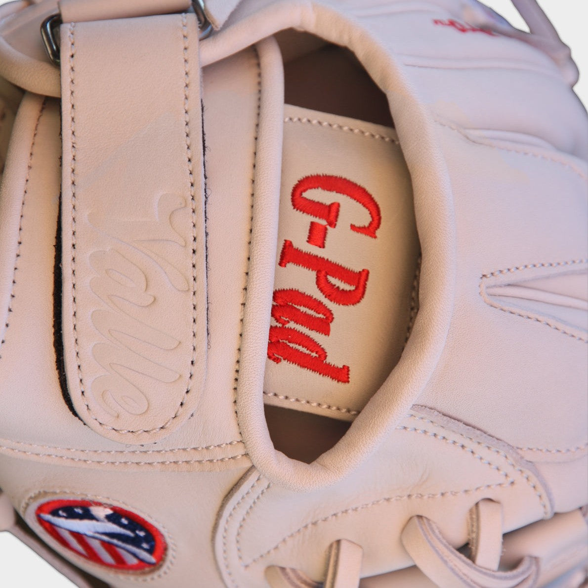 Valle Eagle G-Pad leather glove pad, pocket view