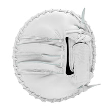 Valle Eagle Switch pancake training glove, back with the finger strap and wrist strap