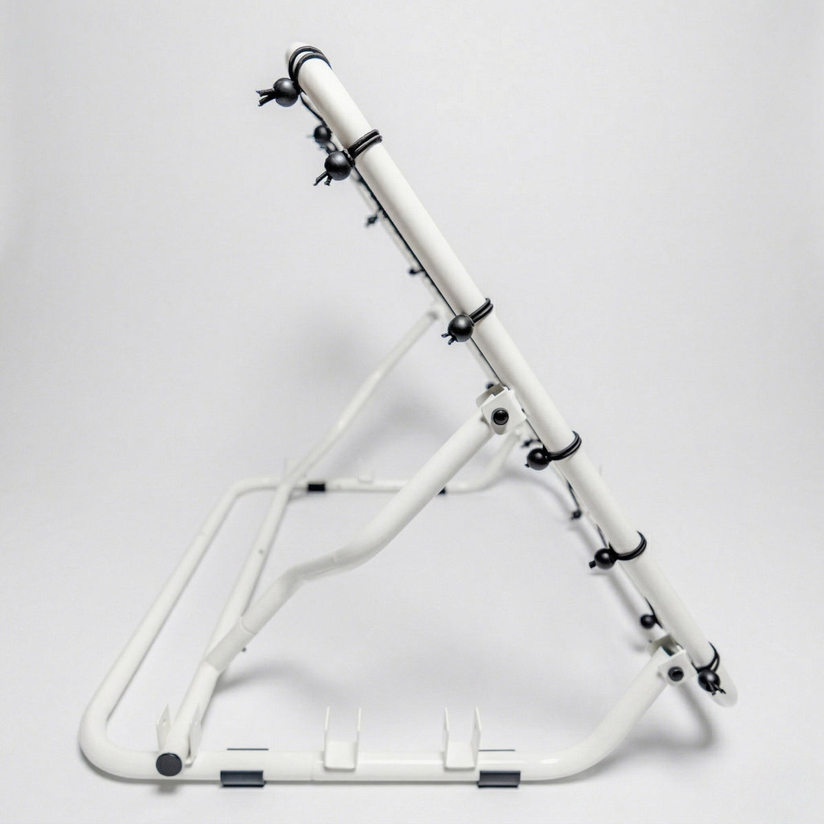 Valle pitchback rebounder, 28 inch square net on its frame, set view